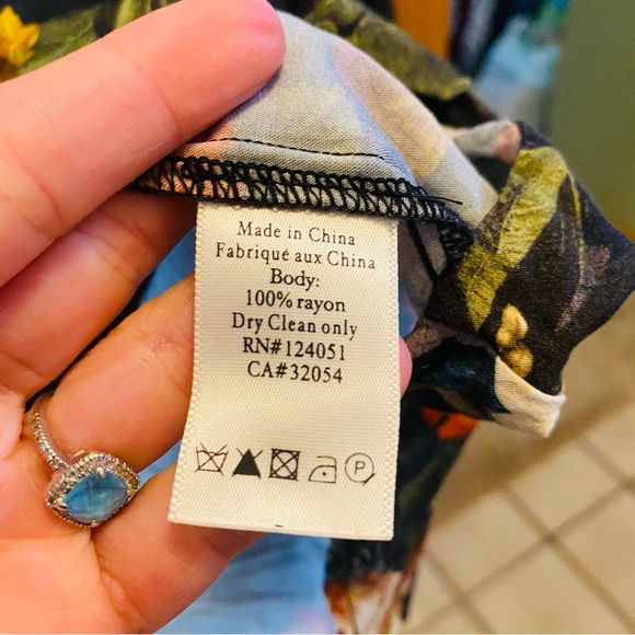 Anthro Odells Watercolor Top Floral Black - Picture 7 of 8